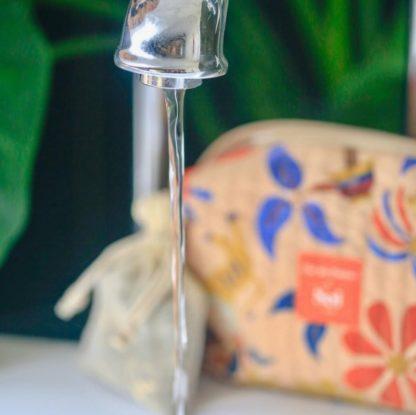 Coffret de plantes Bio pour le Bain : Infusions de bain, sac en coton bio, chouchou et trousse de voyage – Image 6